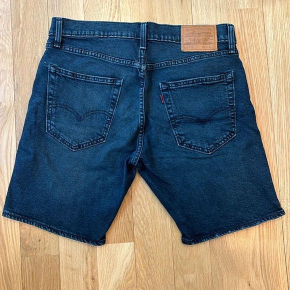 Levi’s Women’s Mid-Thigh Premium Shorts Dark Wash Stretch Size 32 - Picture 2 of 7